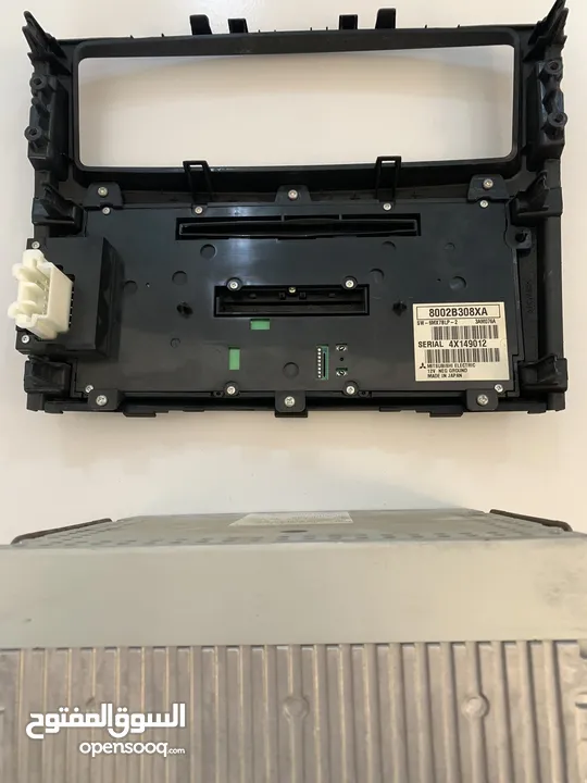 اضاءه LED جديد بلكرتونبلكرتون + مسجل صوت سيدي باجيرو مستعمل اصلي ياباني + شعار مستوبيشي جديد