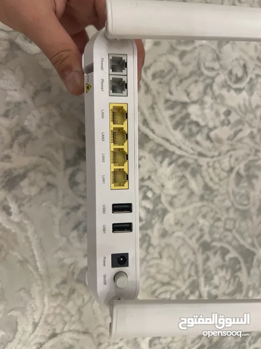 راوتر ألياف بصرية FiberHome FTTH بحالة ممتازة! يدعم الإنترنت المنزلي عالي السرعة