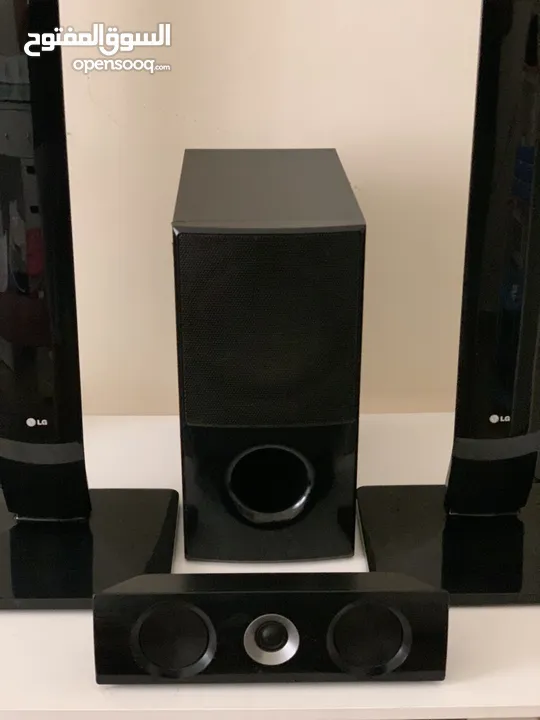 هوم ثيتر LG استعمال نضيف جدا صوت محيطى رهيب