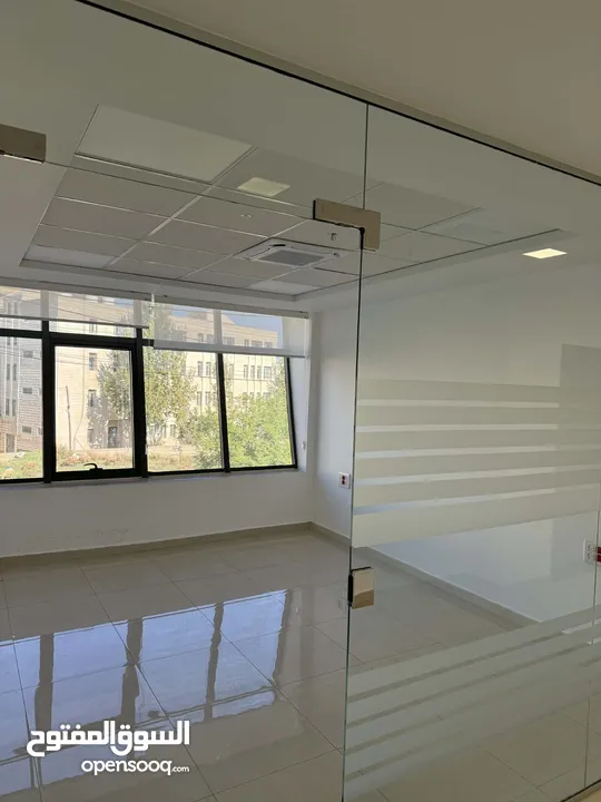 مكاتب للأيجار  300 - 600 متر