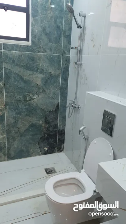 شقة تشطيبات فلل تدفئه مركزية مع روف