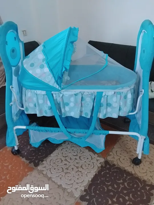 سرير بيبي مستعمل