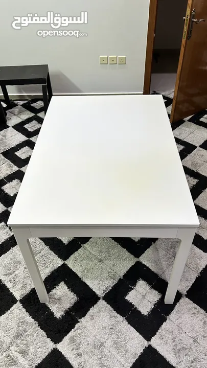 طاولة ايكيا ( IKEA )
