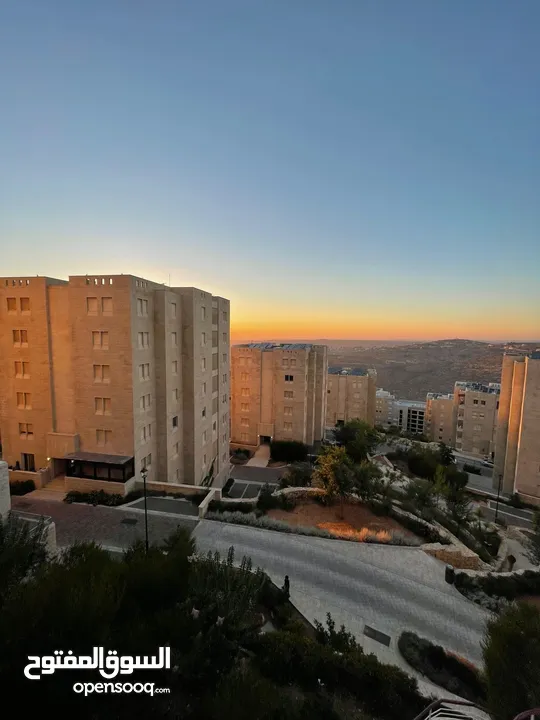 شقة فاخرة للإيجار روابي