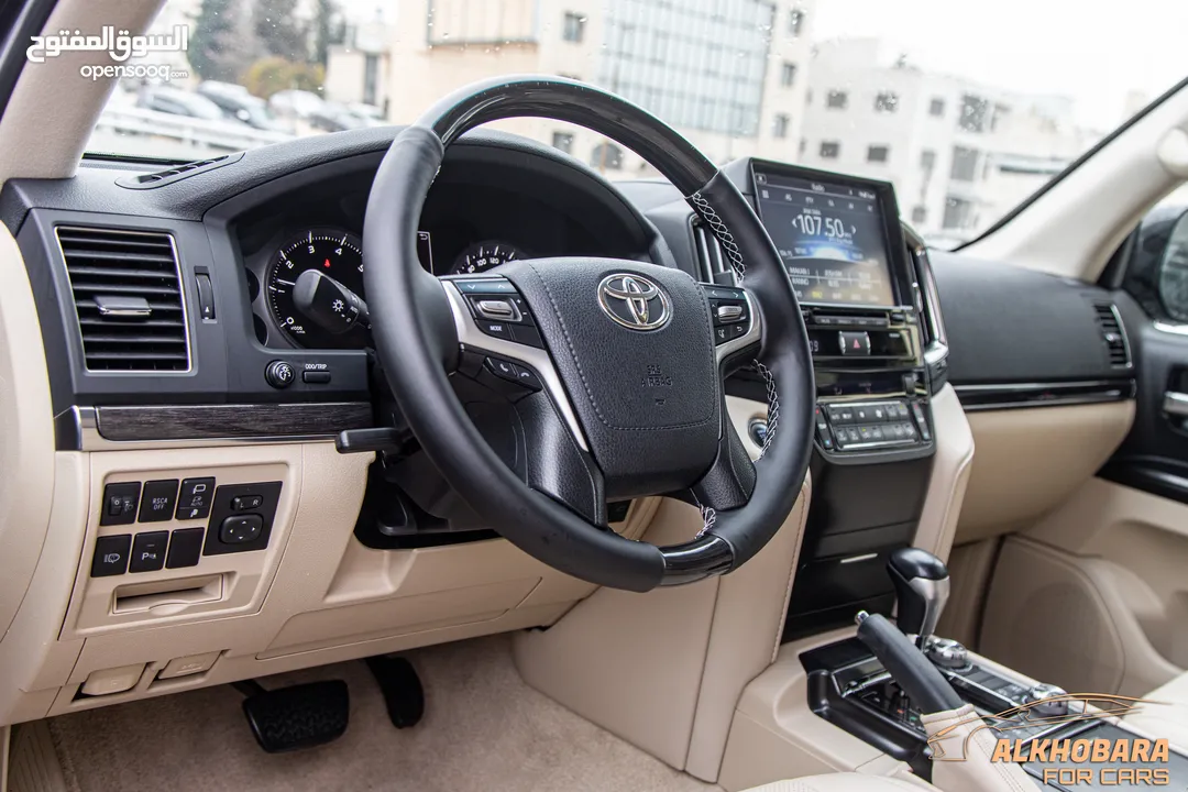 Toyota Land Cruiser 2021 Gx-r Grand Touring   السيارة وارد الشركة و قطعت مسافة 51,000 كم فقط