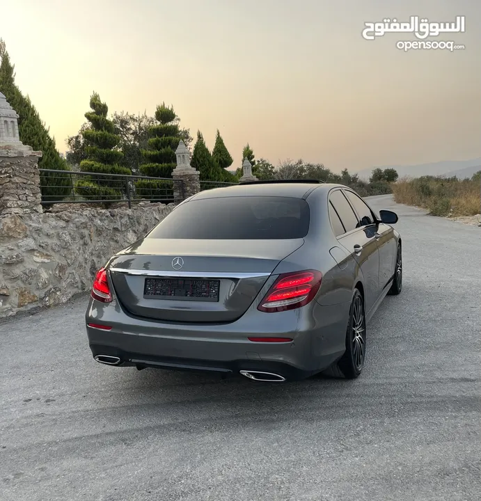 E220d ᄉ Mercedes-Benz