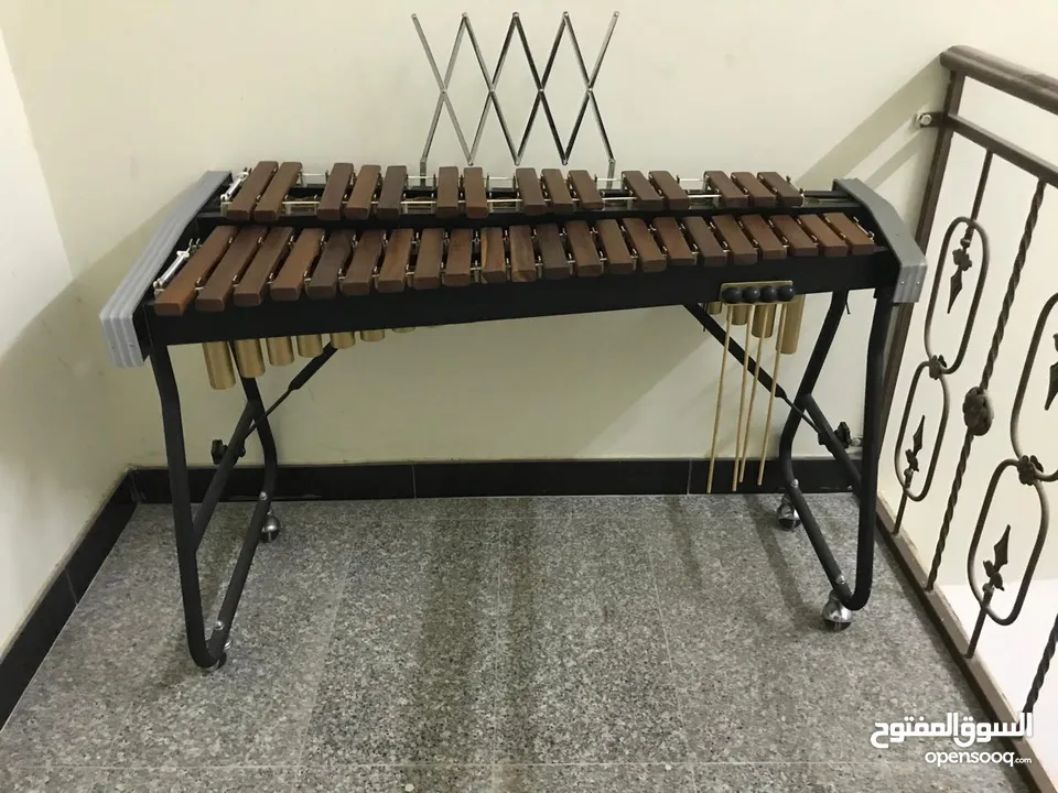 Xylophone with 4 Mallets