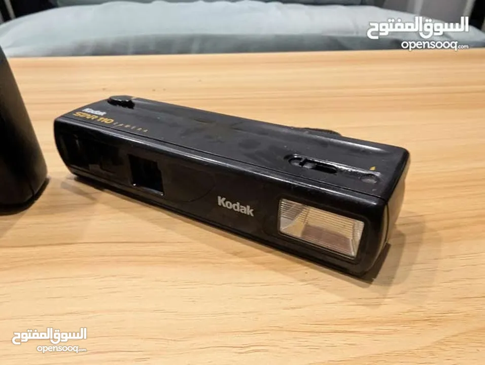 كاميرات قديمة للزينة فقط. ..