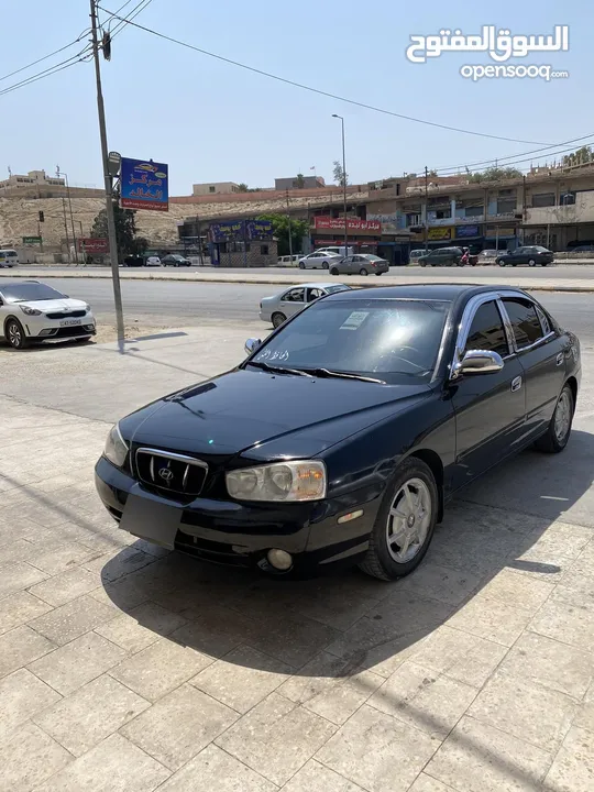 هيونداي افانتي xD لون اسود مميز ميتالك  موديل 2000