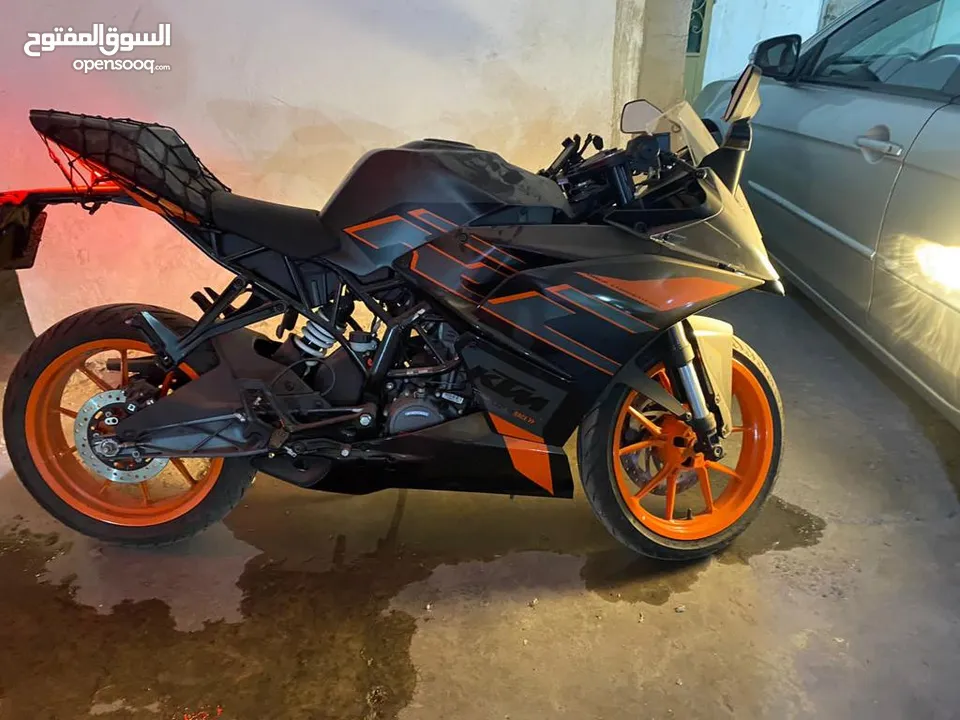 دراجة KTM RC 200