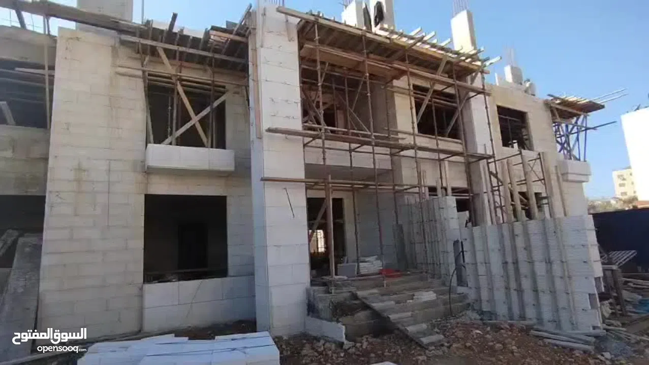 شقة تصميم فلل في حي الفلل في البالوع فوق حديقة الاستقلال