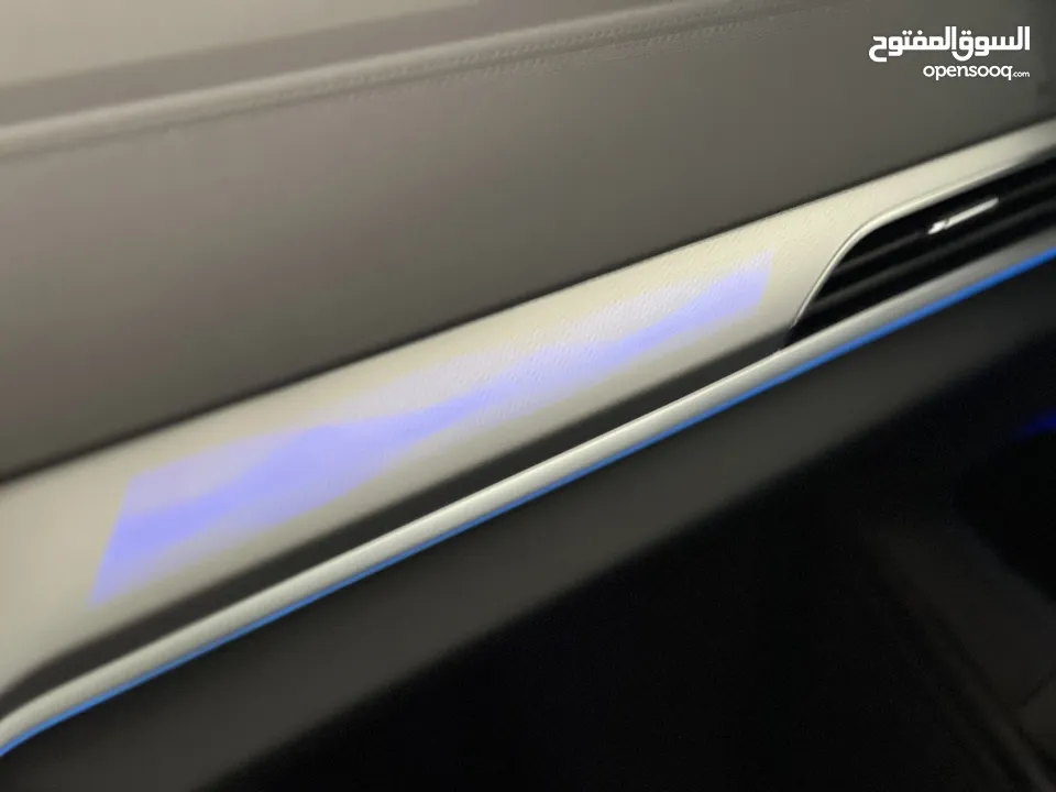 VW ID4 CROZZ PRO 2024 PIANO BLACK أبيضّ لؤلؤي