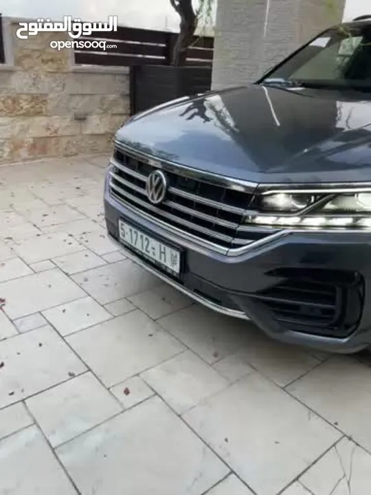 طوارق 2019 ار لاين فل الفل بحالة ممتازة جدا دهان الشركة للبيع