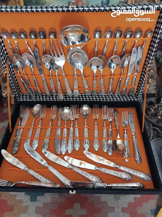 مجموعه مميزه من التحف