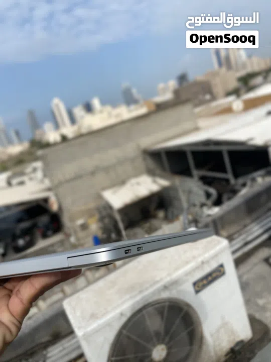 MacBook Pro 2017 model like brand new zero scratch’s