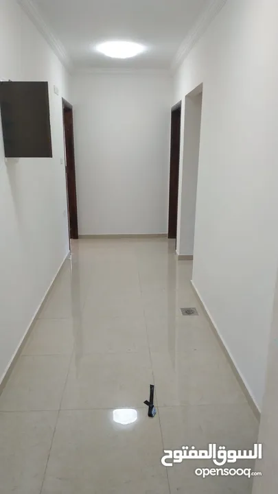شقة مميزة غير مفروشة للبيع