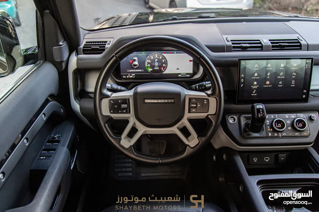 Land Rover Defender 2022 Black package Plug in hybrid يمكن التمويل