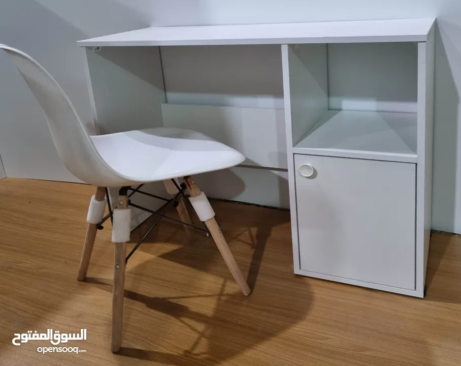مكاتب دراسية مميزة بعدة موديلات وألوان  معرض لامينيت للأثاث المكتبي توصيل مجاني داخل عمان