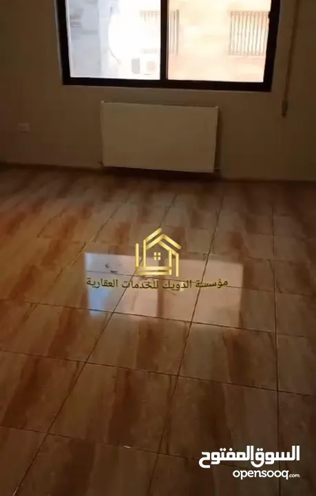 شقة فارغة - المدينة الرياضية - 3نوم 1ماستر - 210م - مطلة - قريبة من الخدمات