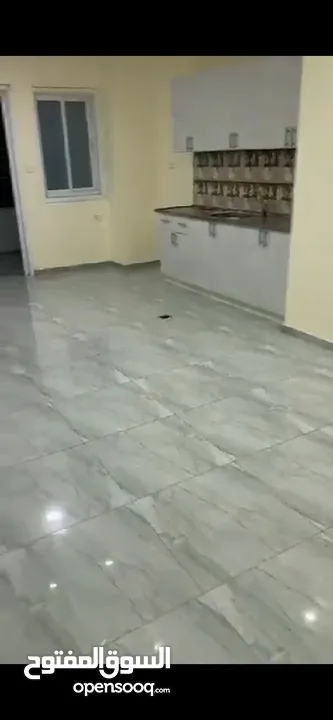 شقة تشطيب ديلوكس للبيع بسعر مغري جداً