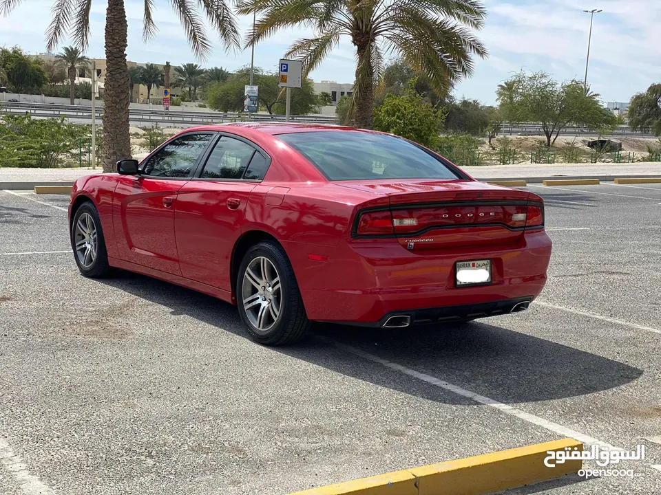 Dodge Charger 2013 (Red)