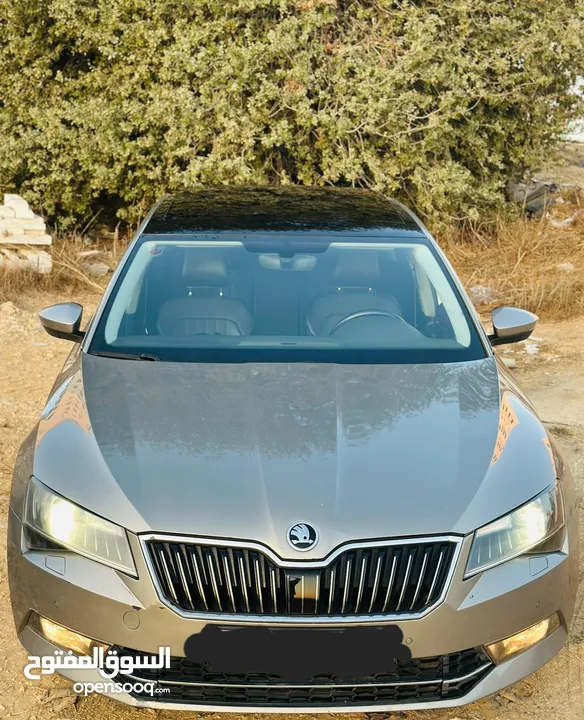 سكودا سوبير بنزين 2019 قوه محرك 2000 بجي 4 /4 280حصان تامين وترخيص شامل لعام كامل عداد قليل