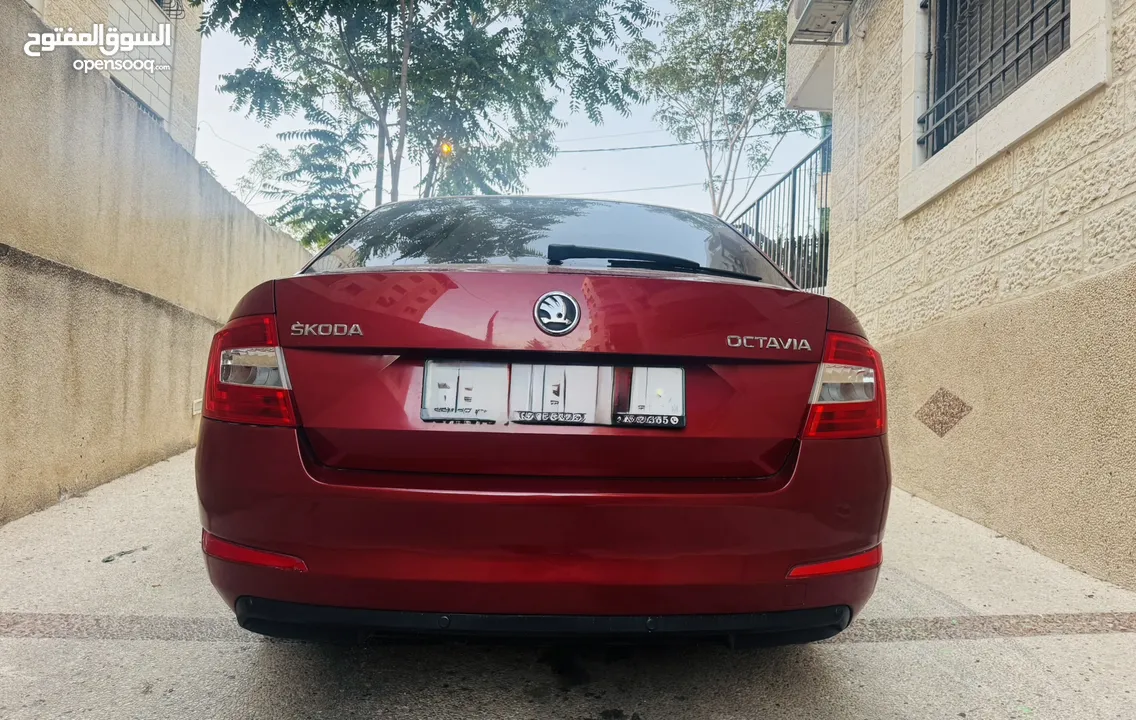 سكودا اوكتافيا بنزين 1400cc برايفيت اوتومات  2015/14  البيع فقط كاش