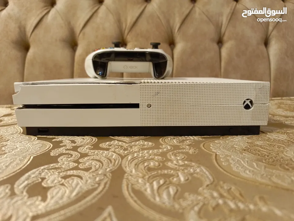 اقره الوصف Xbox One s للبيع