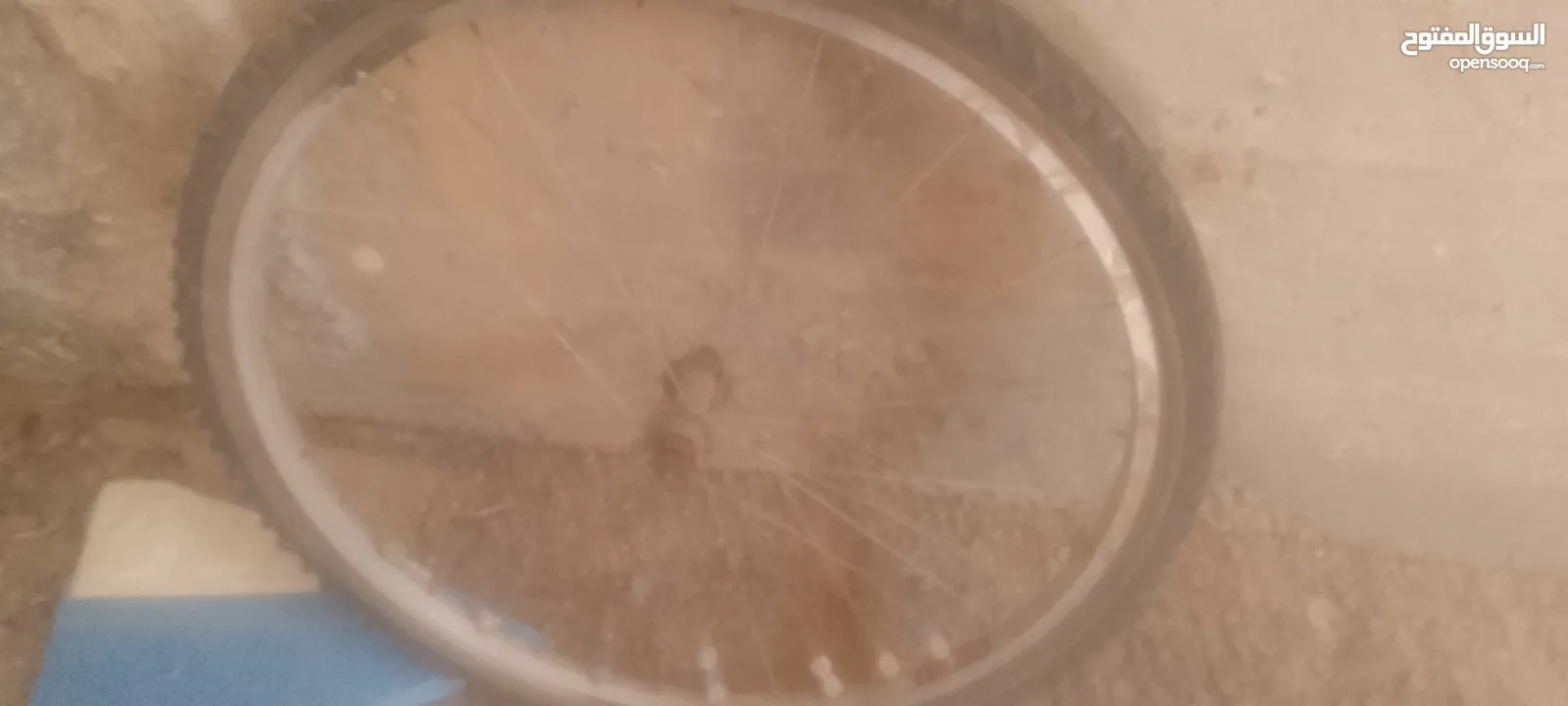 عجل امامي كامل وعجل خلفي كامل مع فرد و جنزير بدلات و جحشه مستعمل استعمال اسبوع