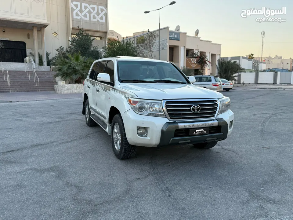 FOR SALE Toyota Land Cruiser GXR  Model: 2011