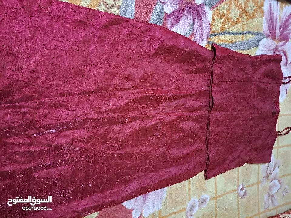 فساتين سهرة وجلابيب وعبايات للبيع