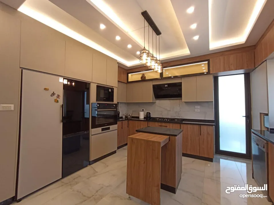 شقة اخير مع روف للبيع في ضاحية النخيل - 14584