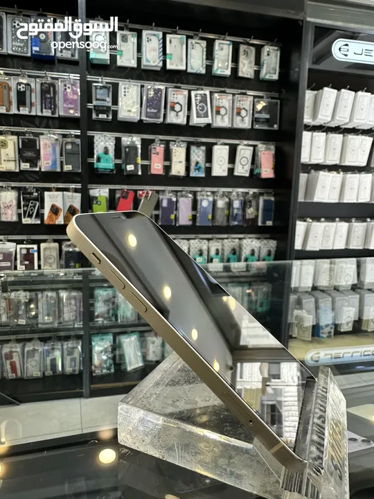 iPhone 12 128GB بطاريات من 87% ل 93% الاجهزة تب نضافةمش مفتوح ولا مغير فيها اي اشي متوف جميع الوانه