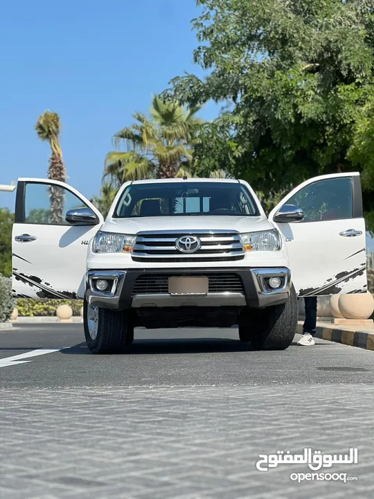 Toyota Hilux 2020 4×4automatic SR5