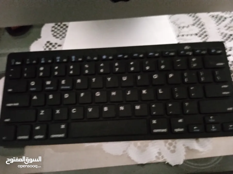 للبيع شاشه ابل موديل 2009 32جيجا و3رام