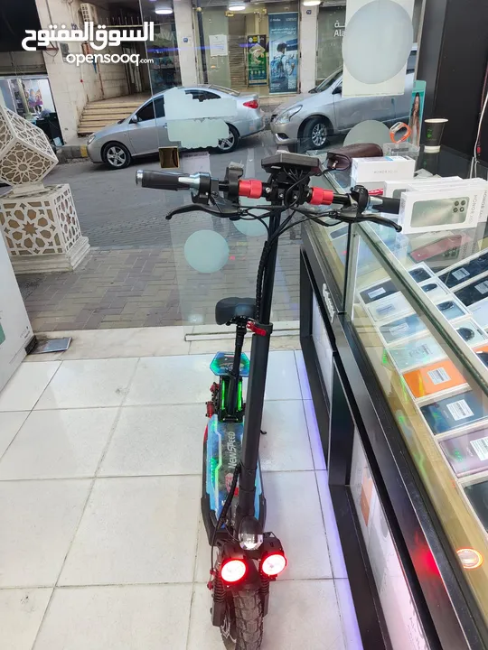 سكوتر الكهربائي ارضيه مضيئه 70 السرعه بمشي 20 كيلوا