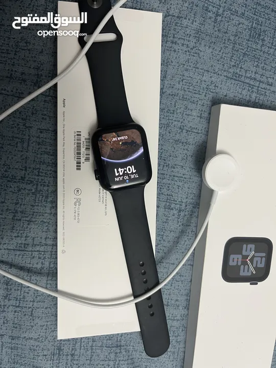 44 Apple Watch SE 2024