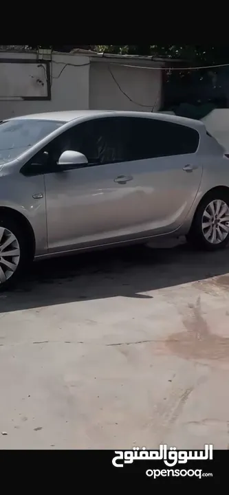 اوبل استرا 2012