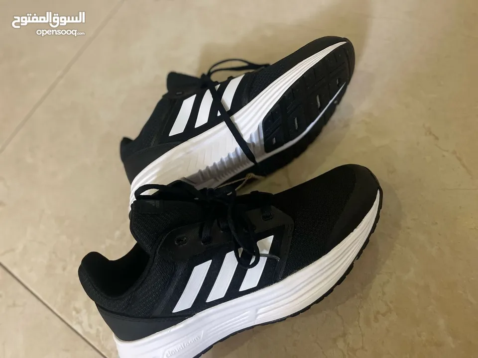 بوت اديداس جديد (غير مستعمل)