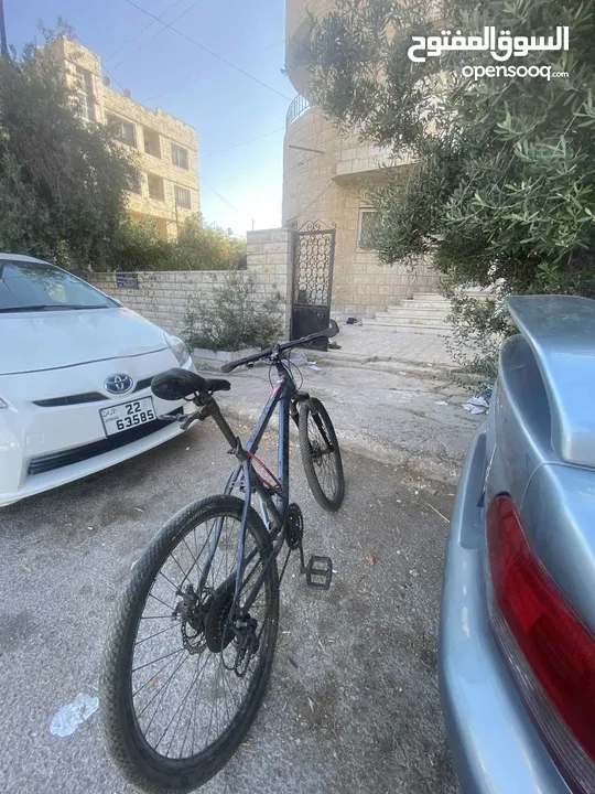 بسكليت رياضي للبيع بقيمت 60دينار الموقع اربد الحي الشرقي