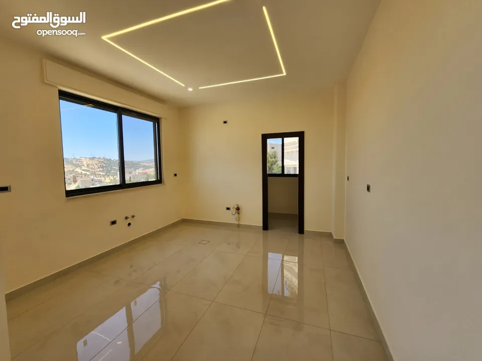 شقة فارغة للبيع في دابوق- REF:14660
