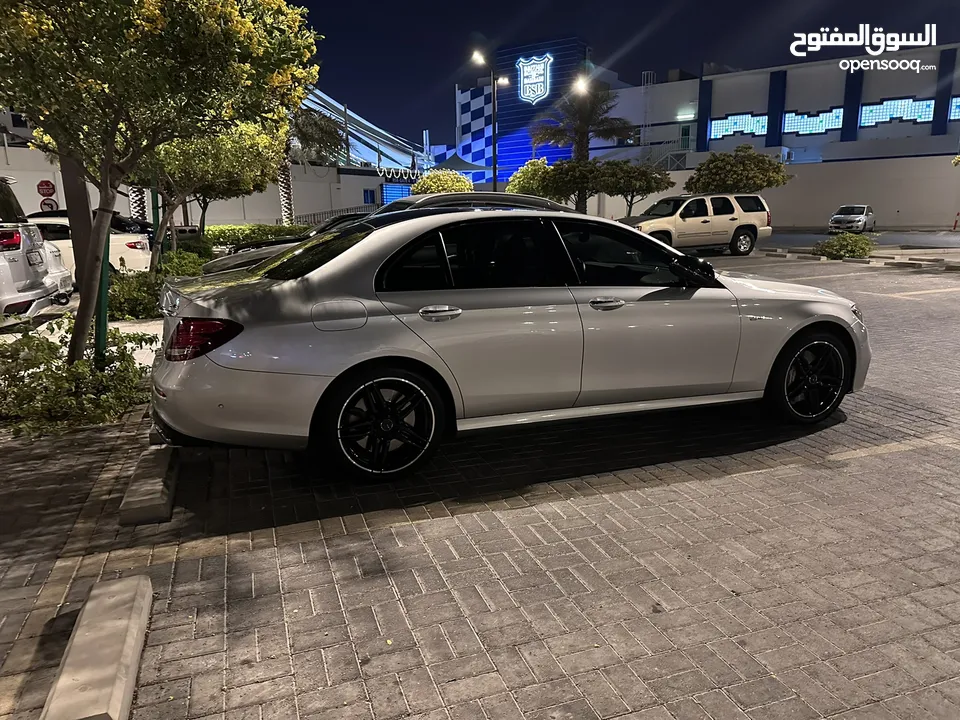 MERCEDES BENZ E43 AMG