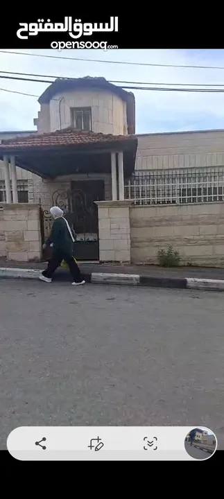 بيت مستقل في منطقه  بتونيا  مساحه طابقين مساحه  الارض 500متر