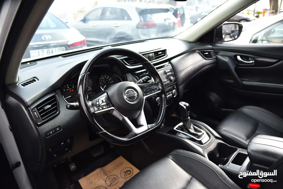 نيسان اكستريل هايبرد بحالة الوكالة Nissan X trail Hybrid 2020
