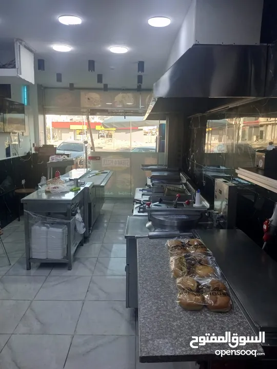 مطعم للبيع مجهز بل كامل شاورما بروستد سناك بيتزا