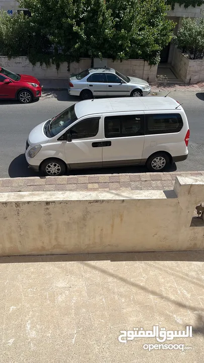 توصيل طلاب المدارس والموظفين في عمان..نقل سياح في جميع أنحاء المملكة مع خدمات نقل من وإلى الجسر