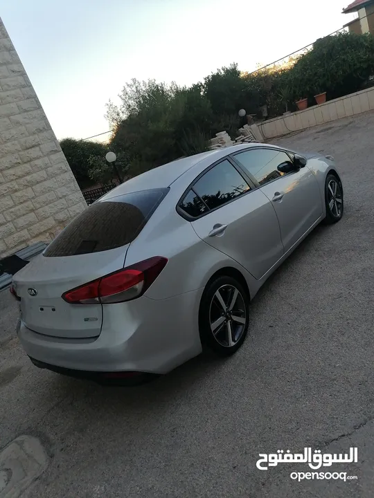 كيا K3 / موديل 2017 /فحص نخب / عداد قليل / ماتور 1600 تيربو / ديزل / اقتصاديه