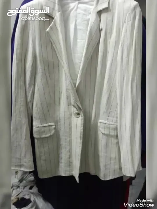 ملابس نسائية مستعملة وموجود عدة ماركات وعدة احجام