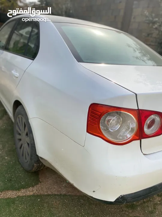 جيتا 2010 لون ابيض واسود