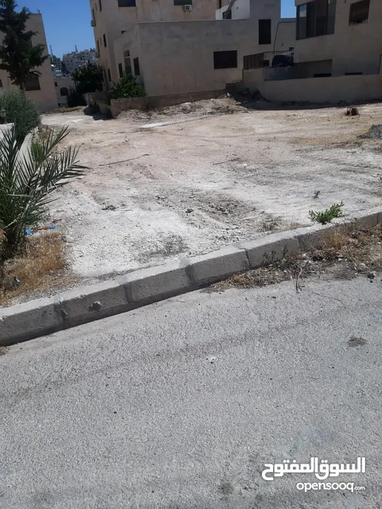 أرض سكنية مميزة للبيع في حي الضياء - أبو نصير 374 متر مربع